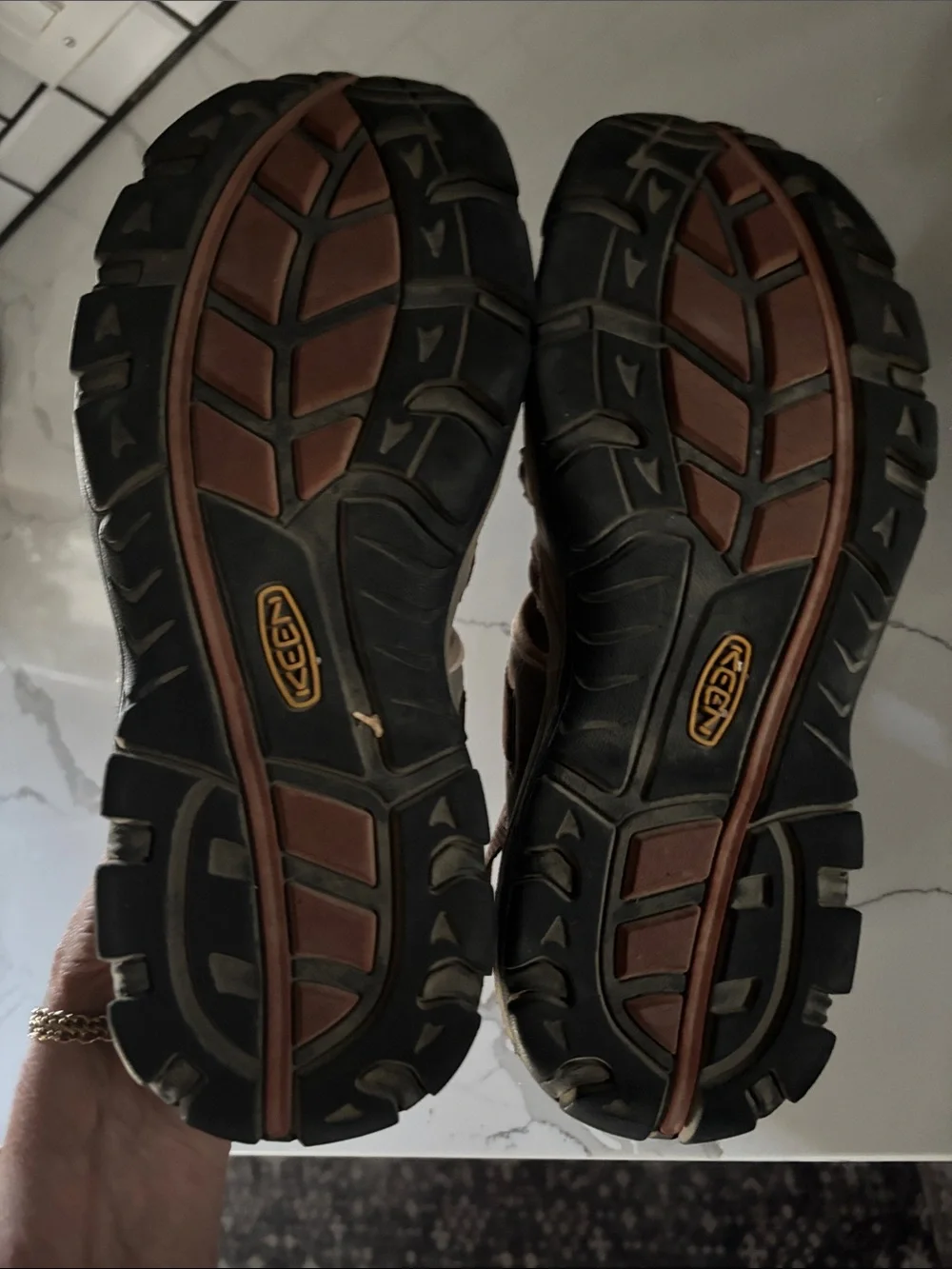 Keen Owyhee Brown & Tan Men's Closed-Toe Outdoor Sandals, EXC COND Sz11.5